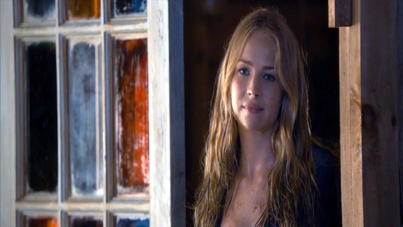 Actress Britt Robertson Nude