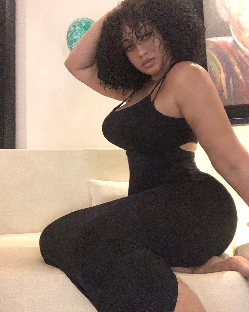 Yoya Castillo Curvy