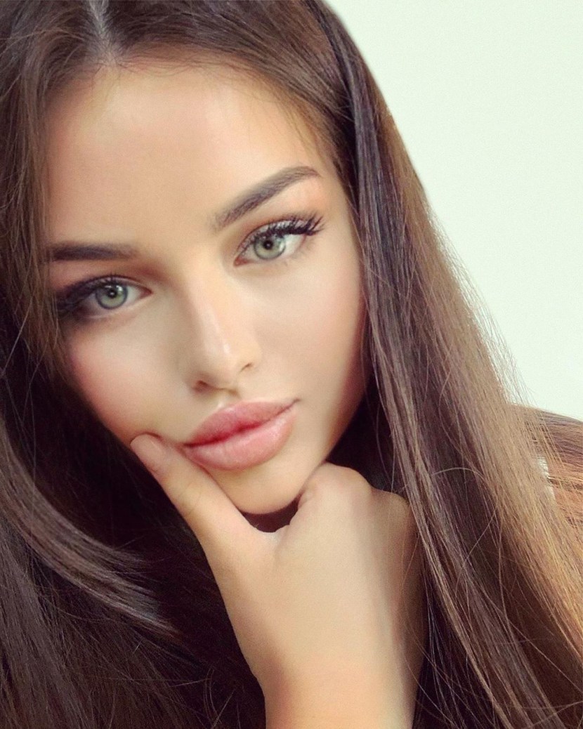 Alina Shelkovnikova Model Arianna