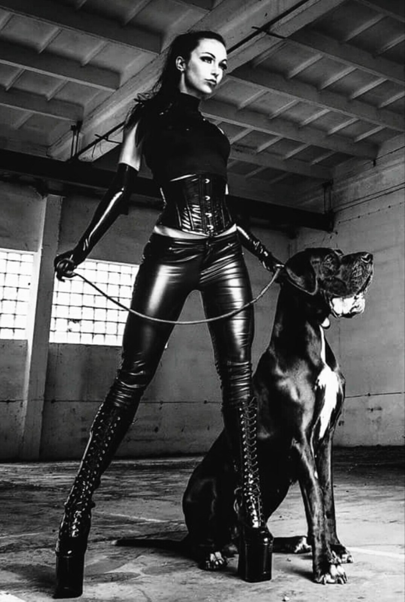 Melissa Mendini in Boots