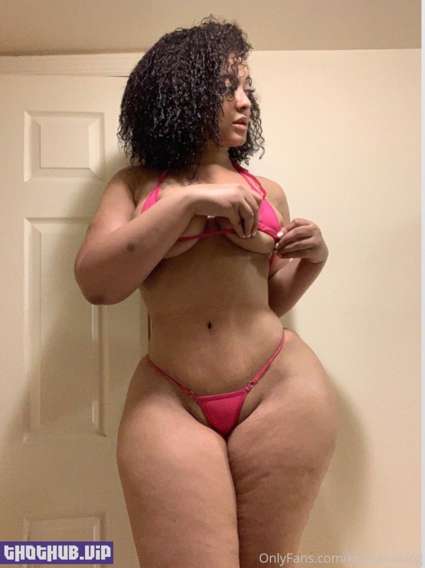 Naked Shannon-sisters in the bathroom