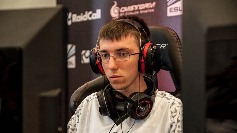 Kiara mia American porn actress