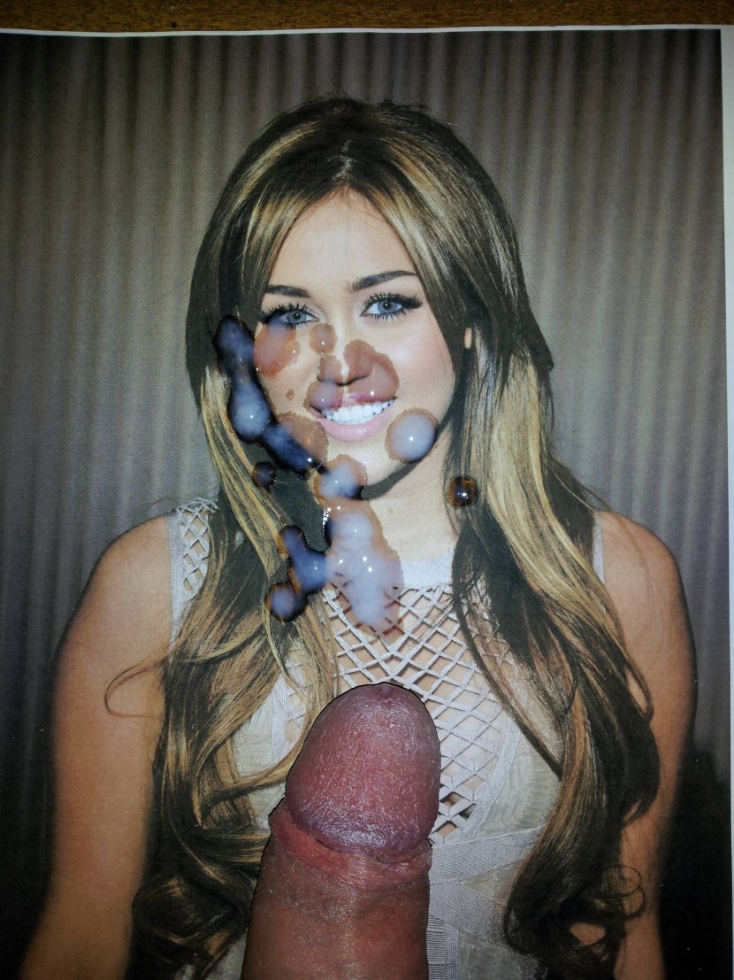 Miley Cyrus Naked on stage