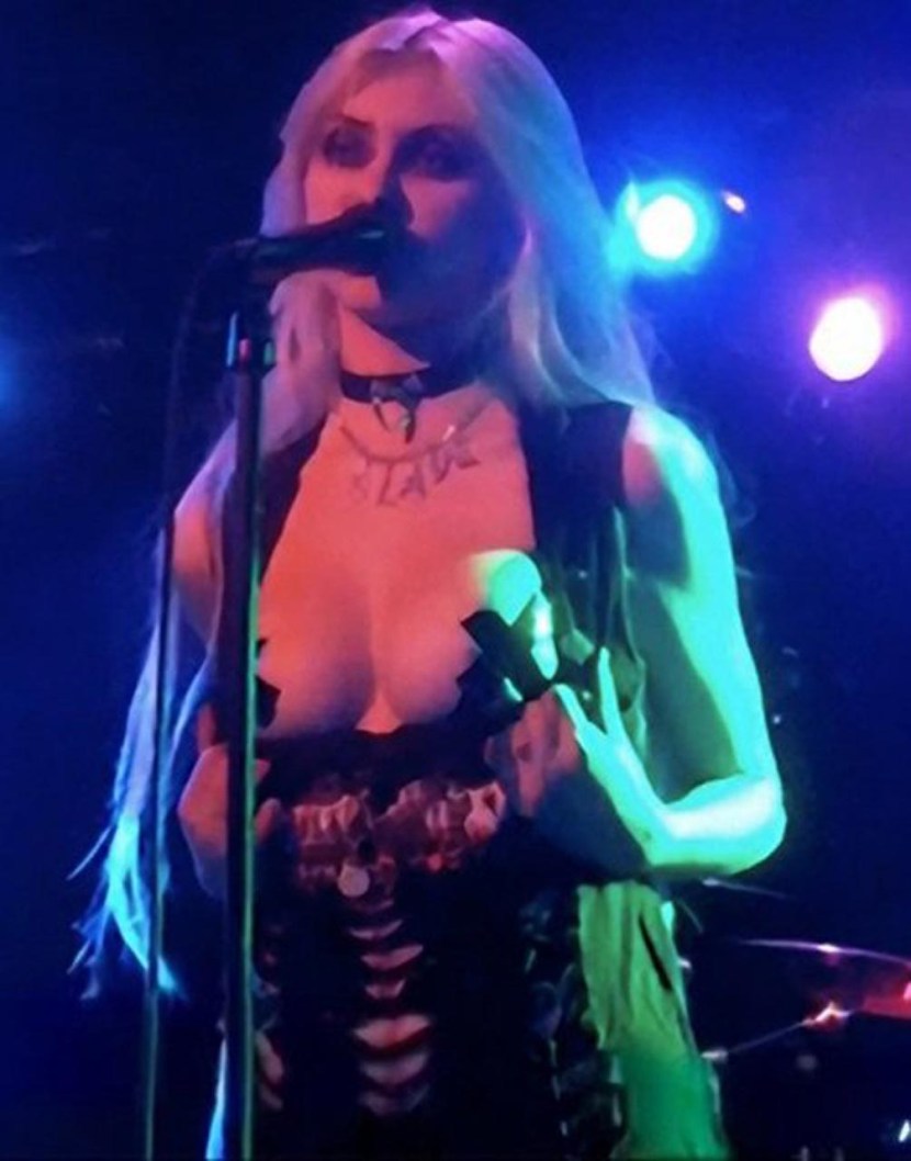 Taylor Momsen starred in porn?