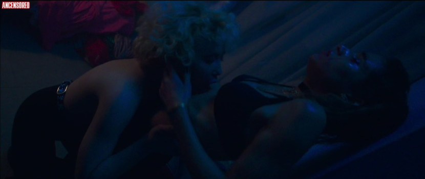 Naked actress Sofia Butella