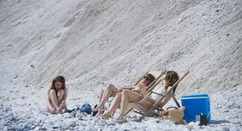 Betty Gilpin Ero Scene