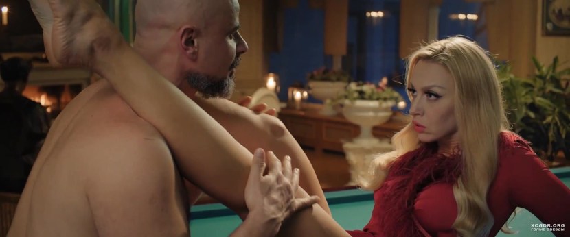 Erotic dance in a kokoshnik