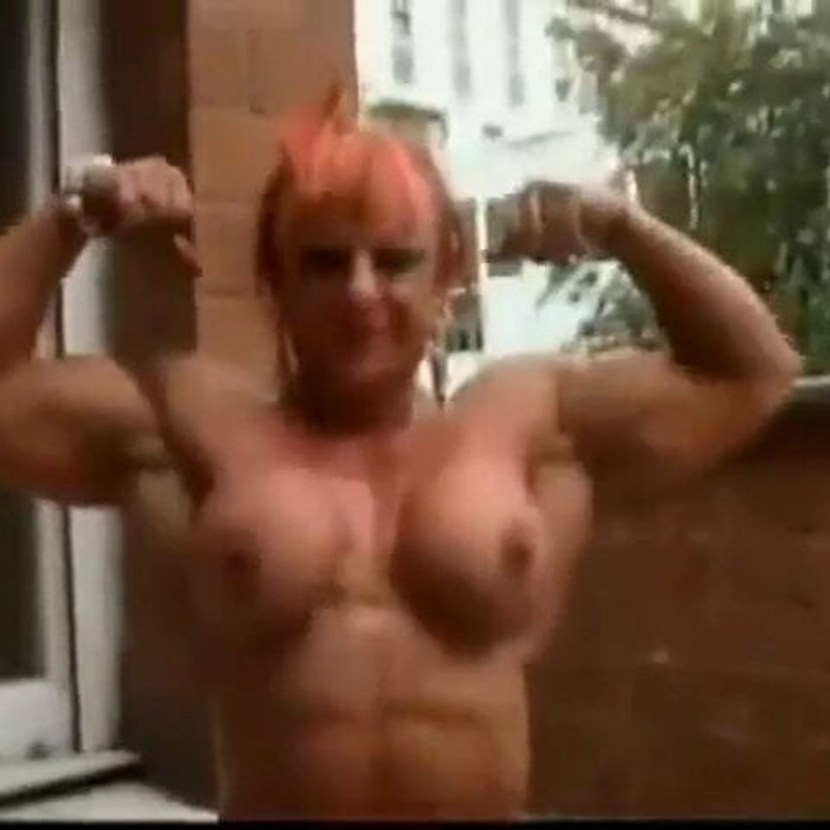 Elisa Ann Female BodyBuilder Strips and Masturbates