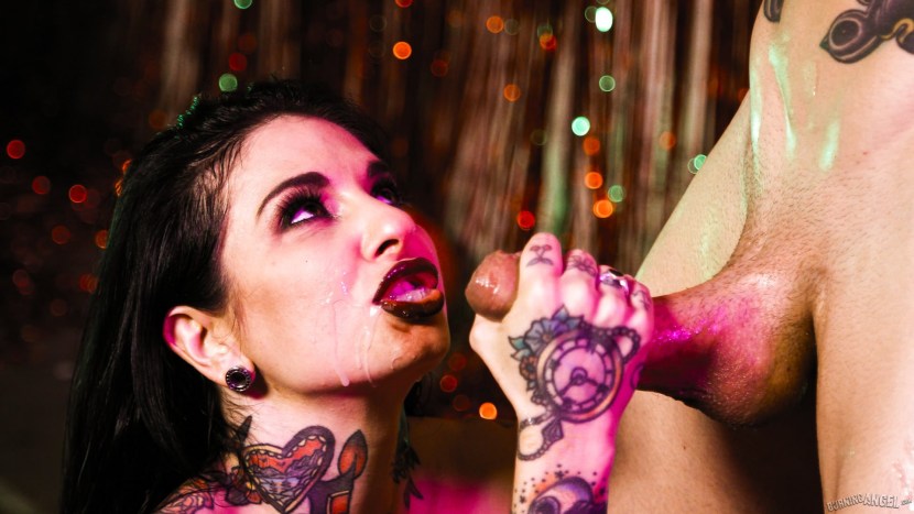 Farrah Paws Naked tattooed dumplings