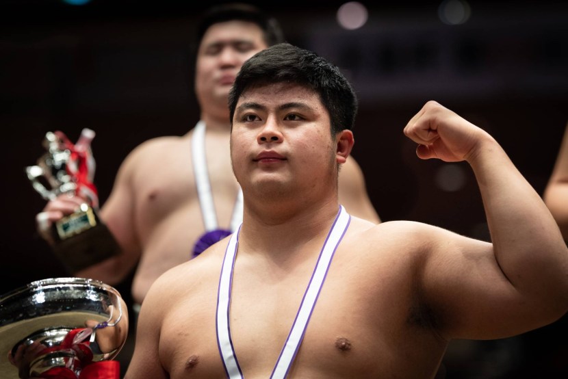 The struggle of the Japanese women naked. Sumo