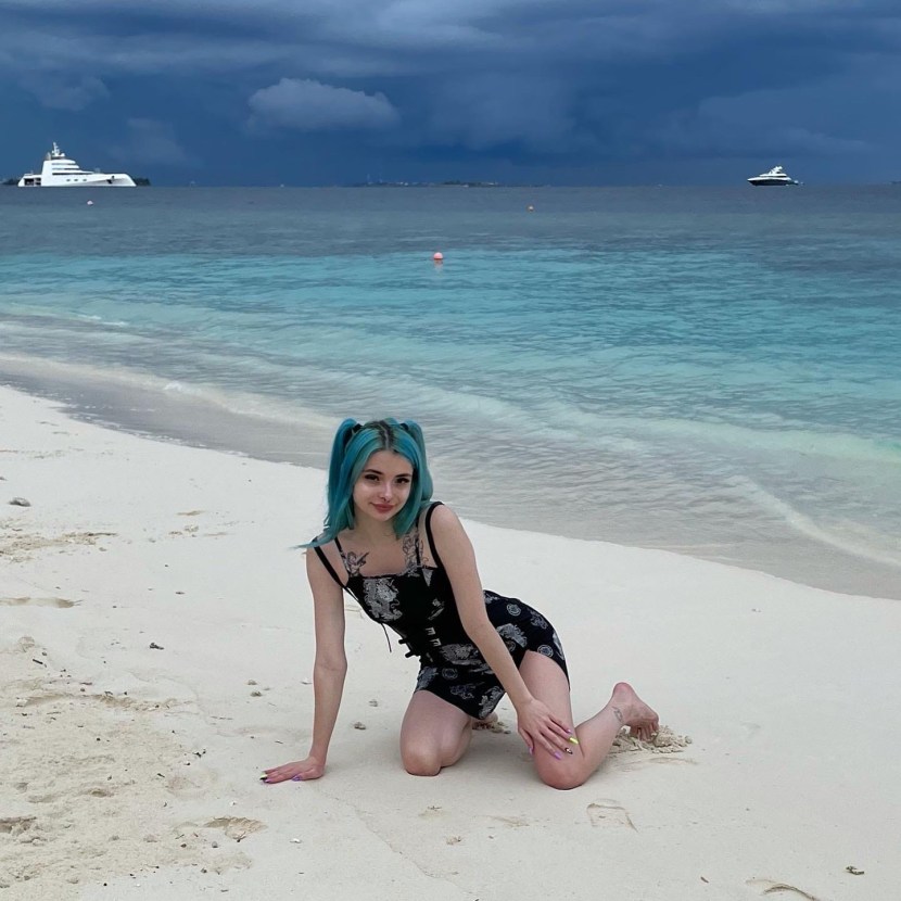 Slov Anastasia Alferova 18 +