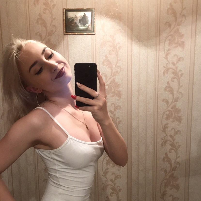 7 (905) 2604595 Nicole St