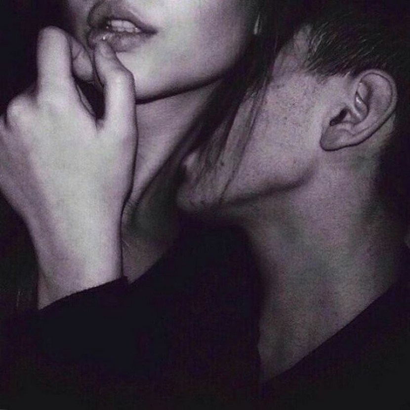 Kiss in the neck of aesthetics