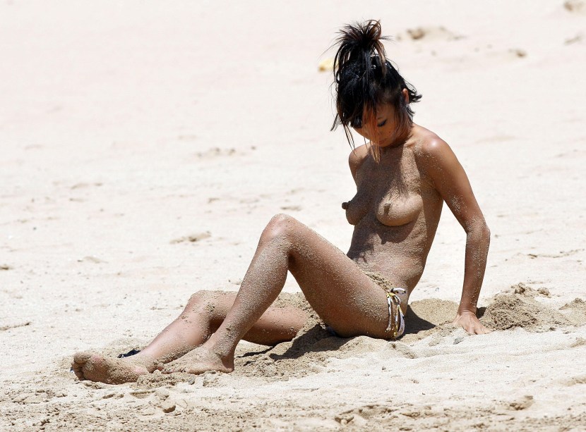 Bai Lin Topless