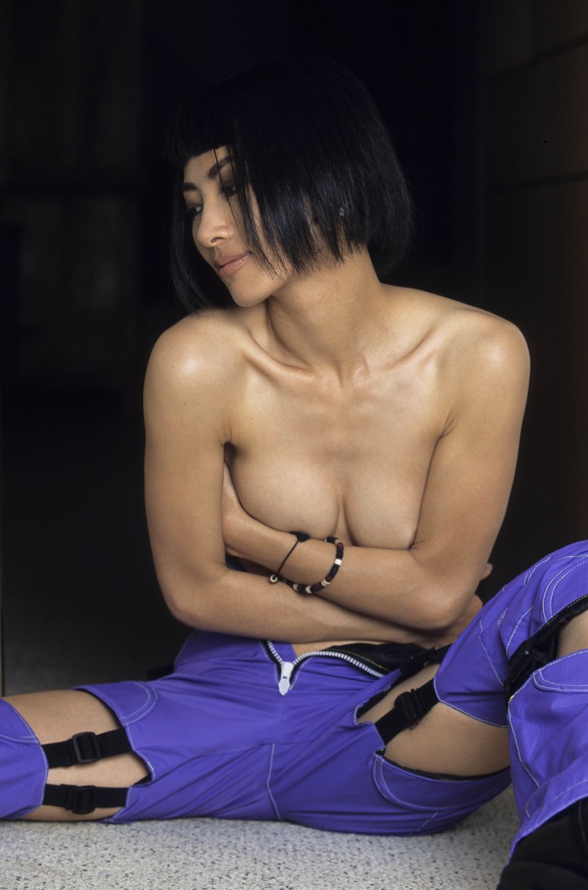 Tia Ling receives a black black member