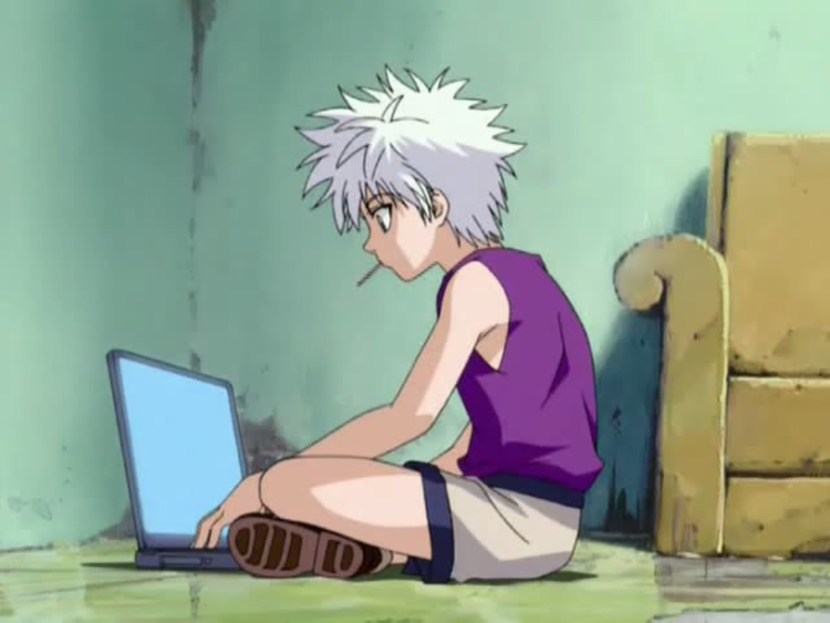 Killua wallpaper on the phone presses against the wall