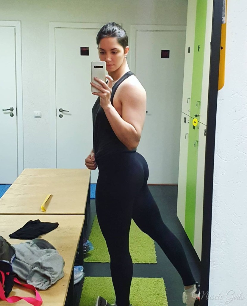 Sports girl bodybuilder