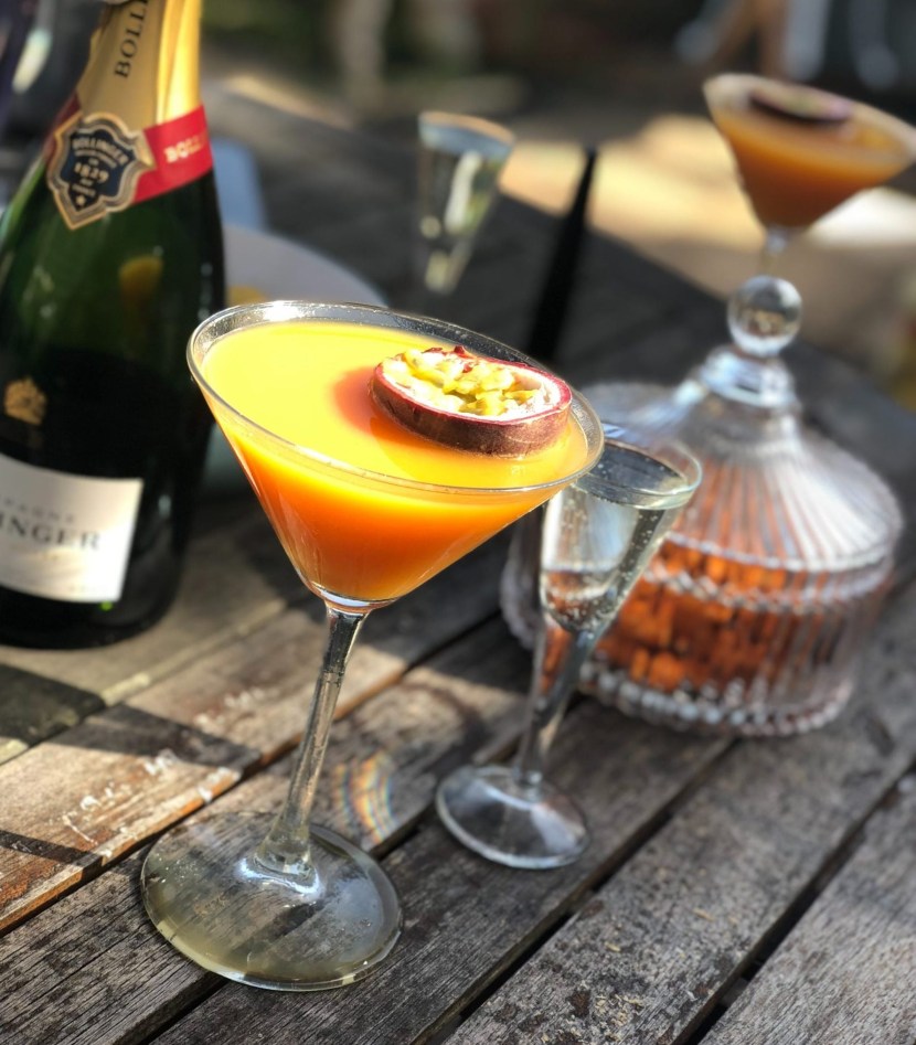 Martini Marakuya cocktail