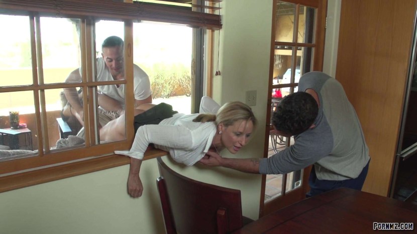 Vaifa got stuck in the Hentai window