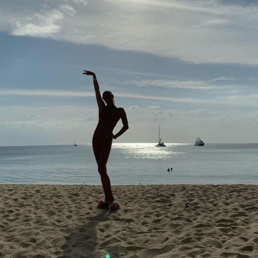 Anastasia Volochkova Ballerina on the beach