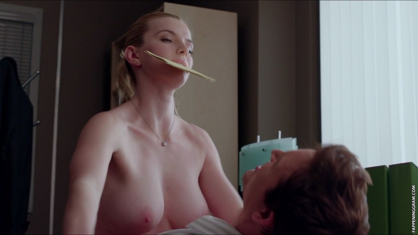 Betty Gilpin Ero Scene