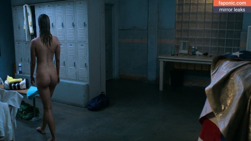 Betty Gilpin sister Jackie Sex Scene