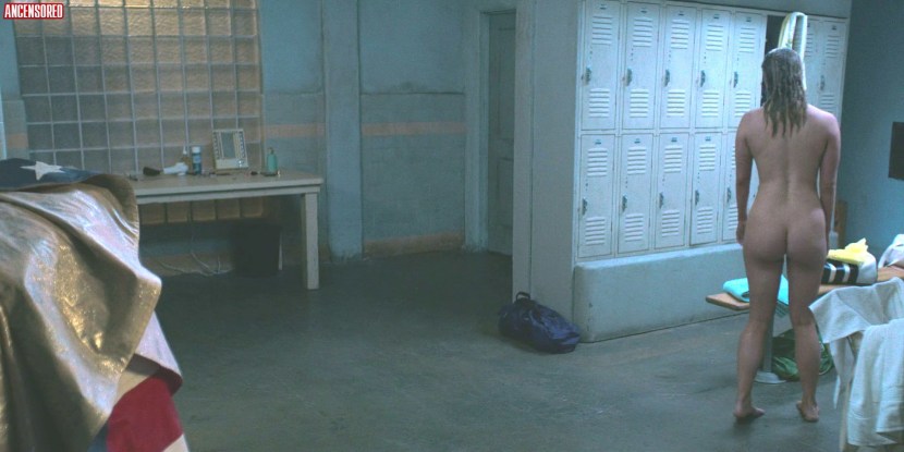 Actress Betty Gilpin naked