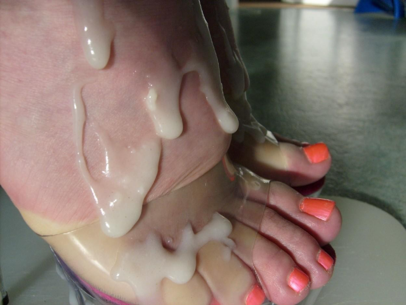 Ekaterina Volkova footjob