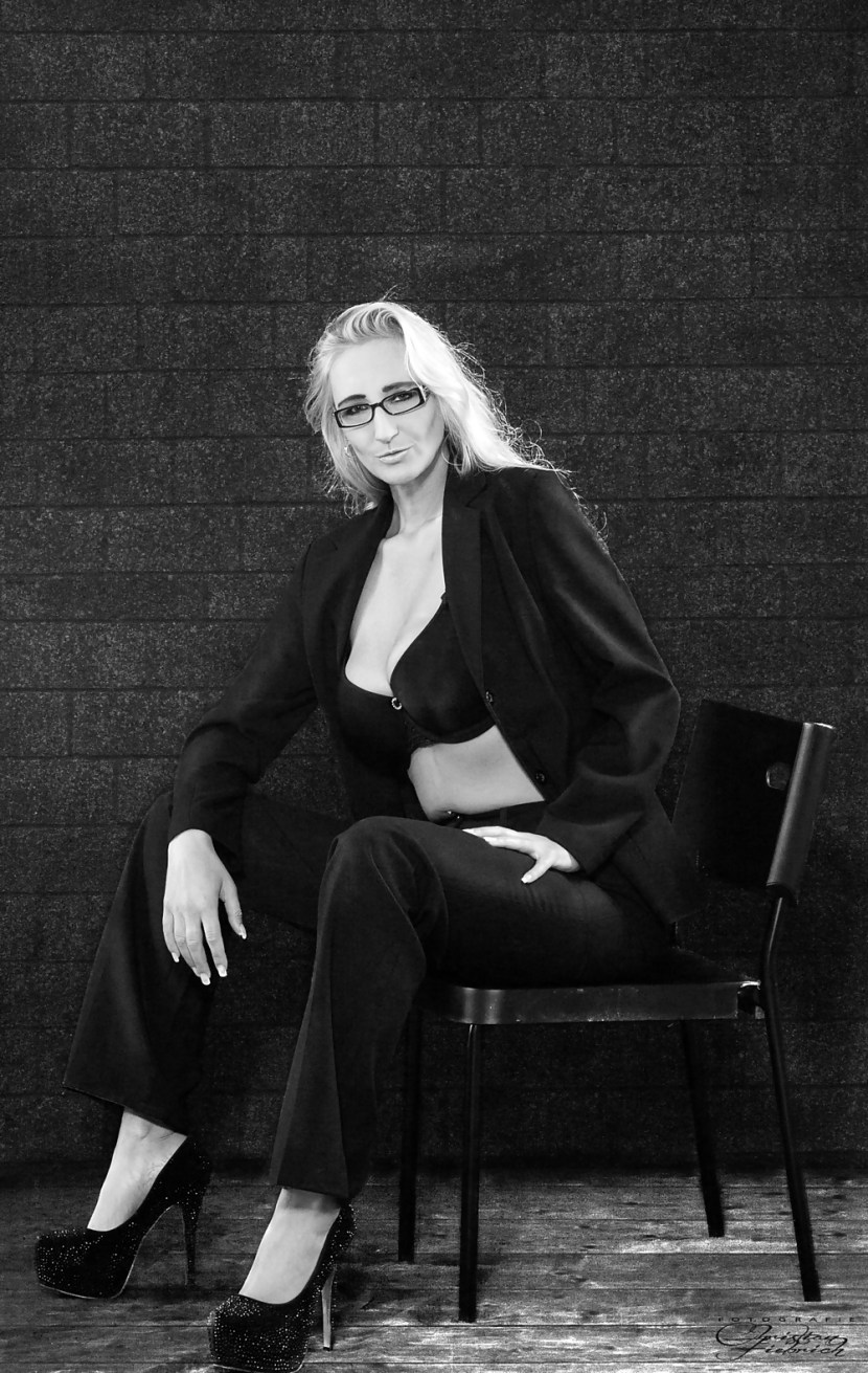 Anna Faris is very scary 2