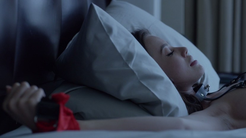 Stefani Corneliussen Mr. Robot bed scene