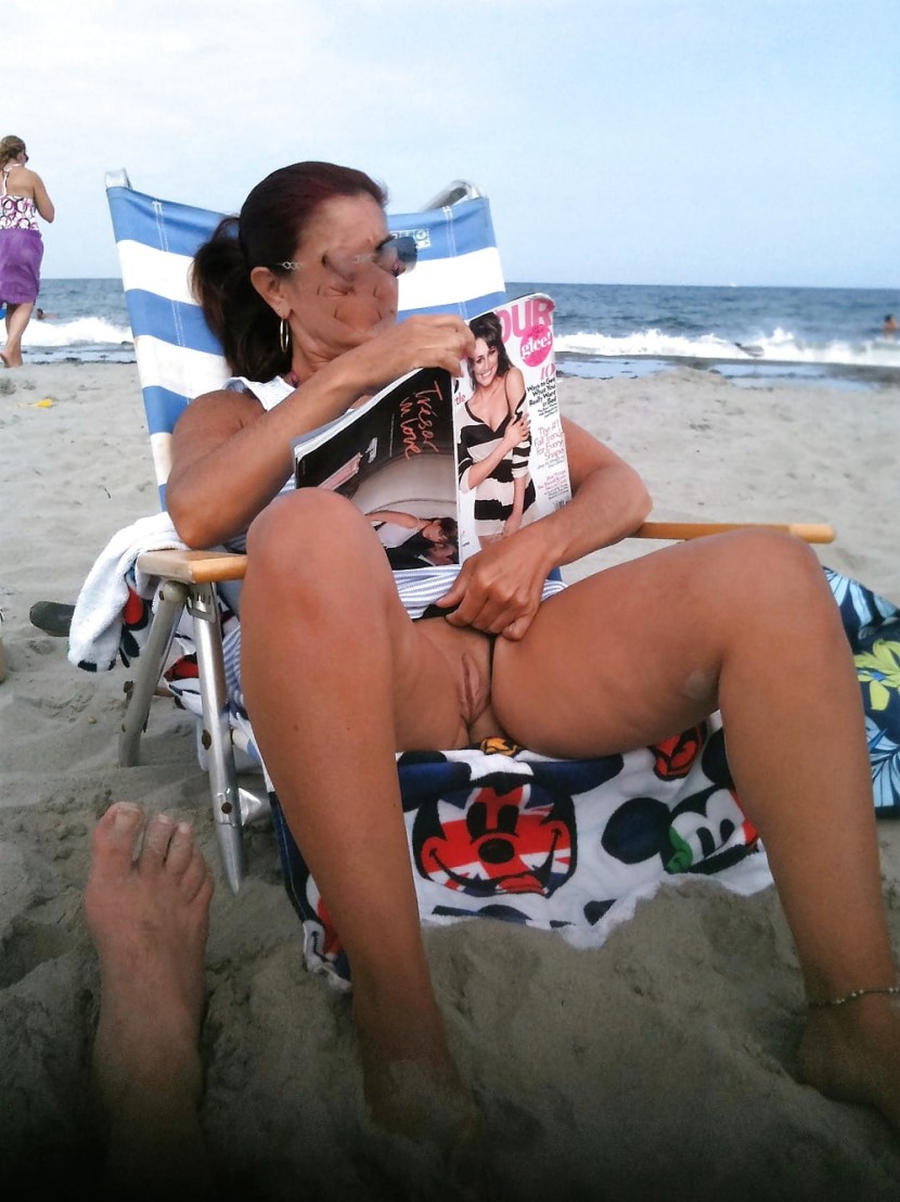 My Girlfriend Flash Pussy to Stranger on Beach