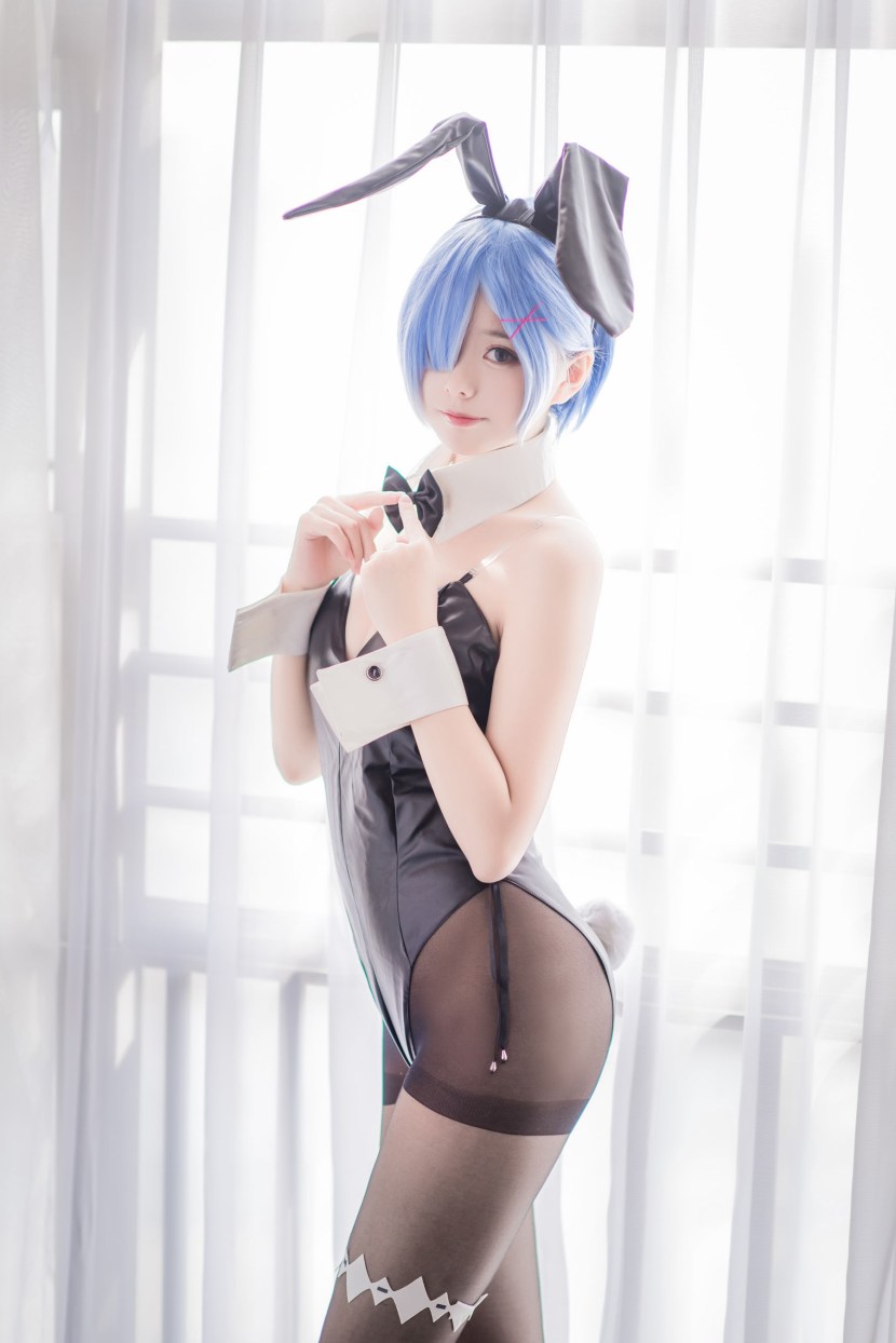 Hana Bunny Rem cosplayer