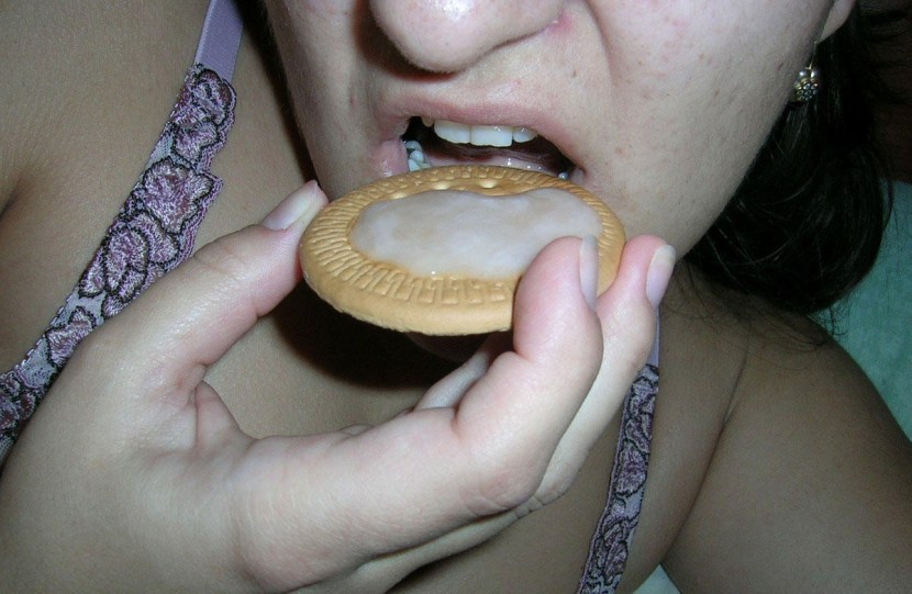 Drinks the end from the condom