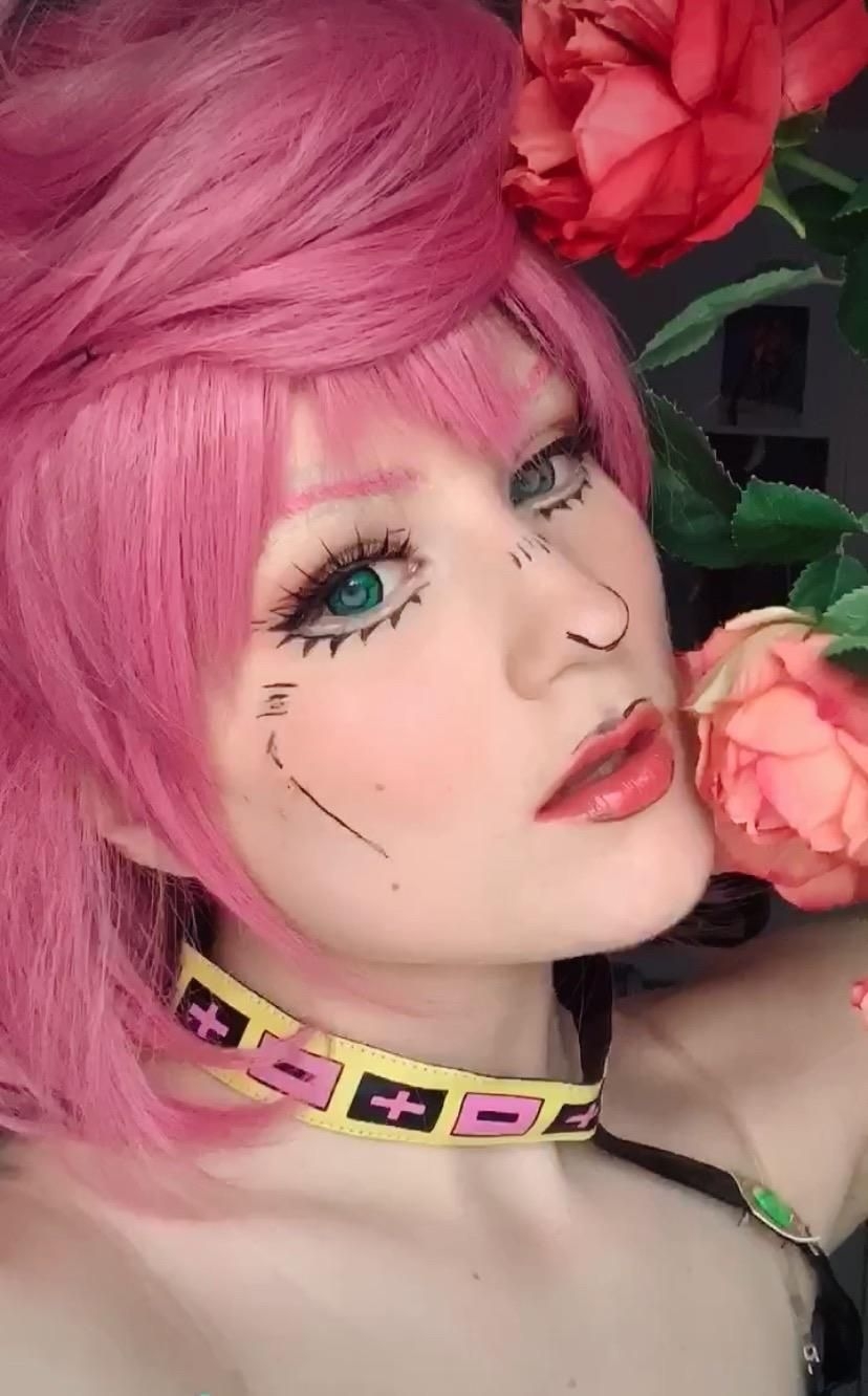 Trish Una Cosplay