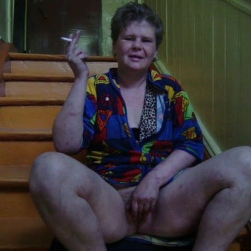 Drunk bum without panties