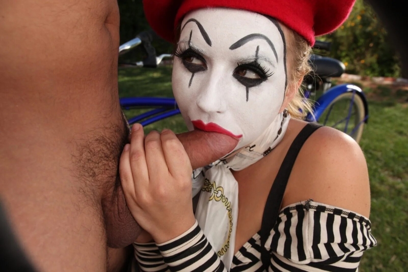 Girl and clown porn movie