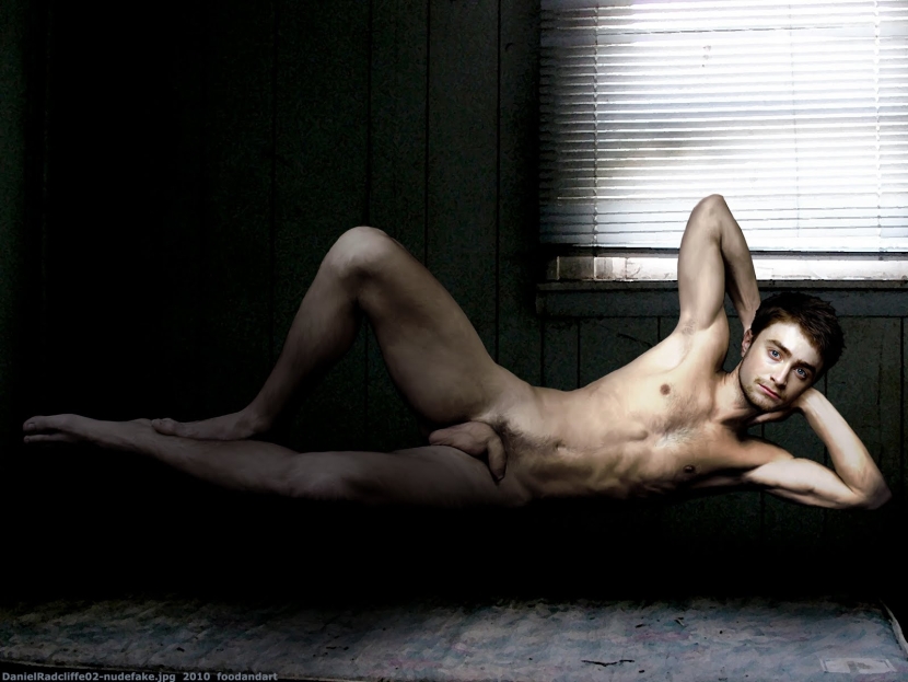 Naked actor Daniel Radcliffe