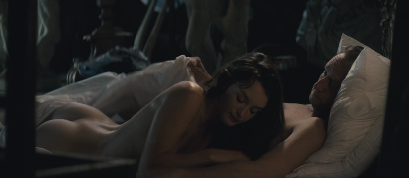 Charlotte Le Bon Toples