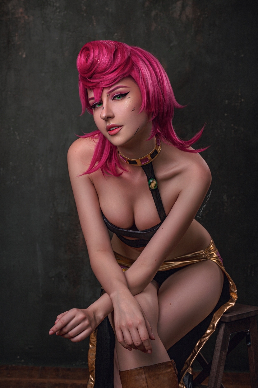 ZEFIRKA NATSUKI Naked Cosplay