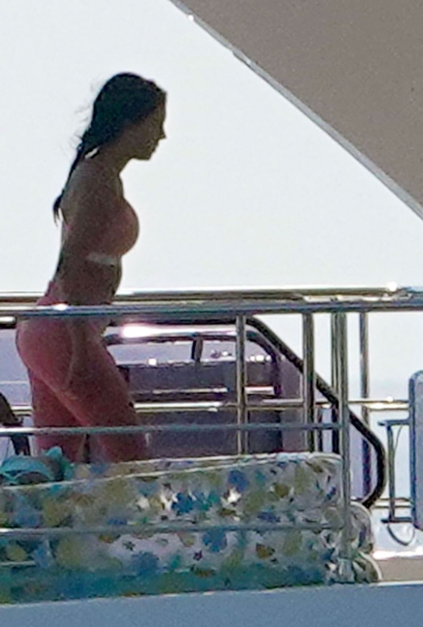 Naked naked Georgina Rodriguez