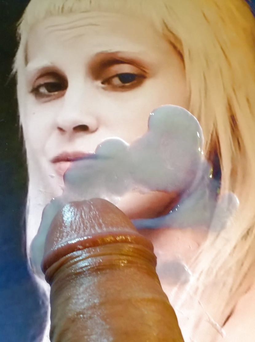 Erotic photos from Yolandi