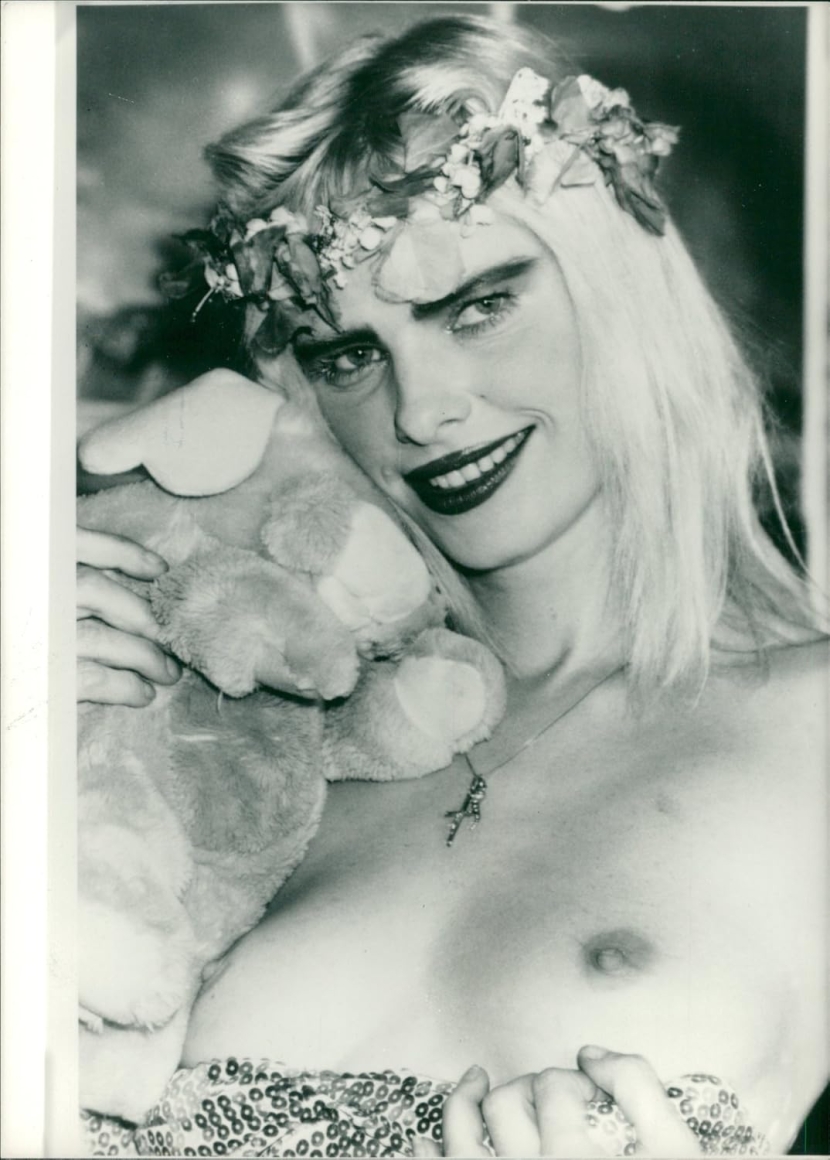 Ilona Staller Hot photo nude