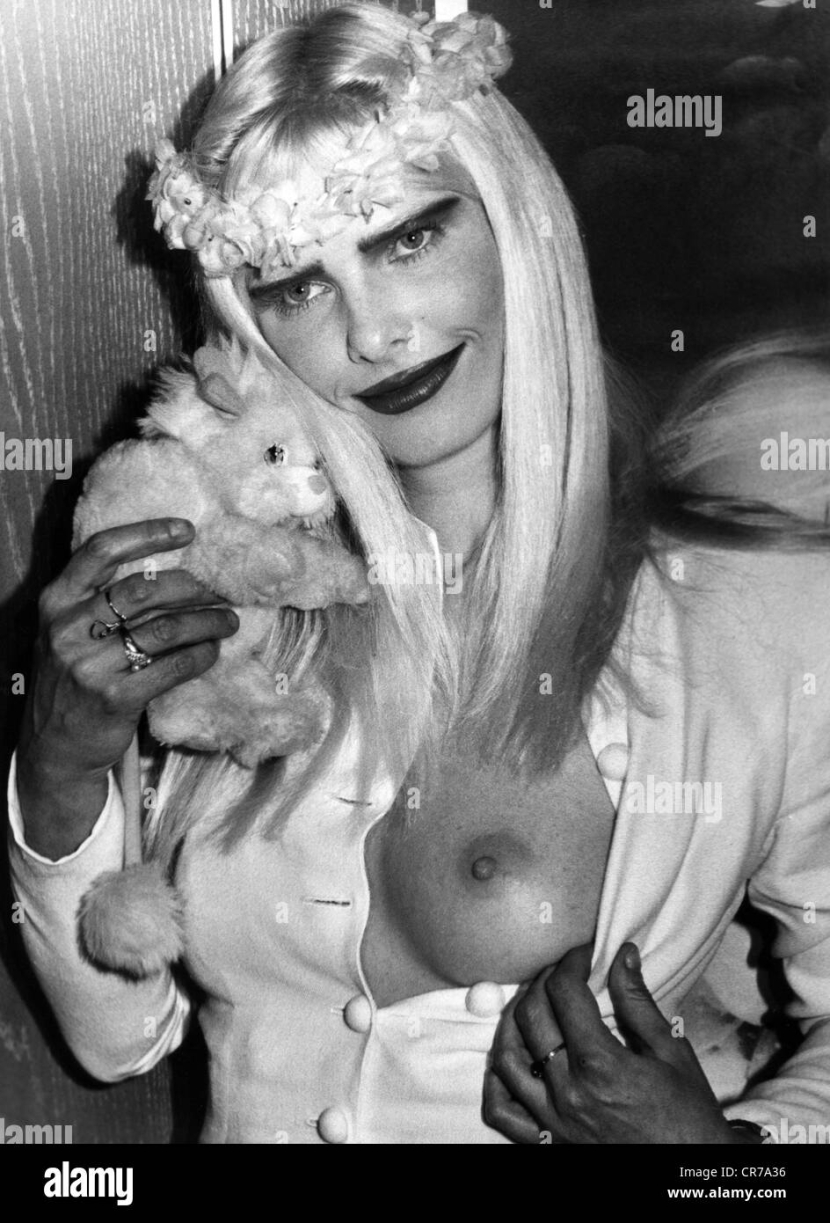 Pornstar "Chiccicholina" (Ilona Staller)